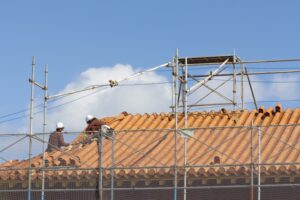 屋根修理(屋根葺き替え)に活用できる助成金・補助金は2種類！