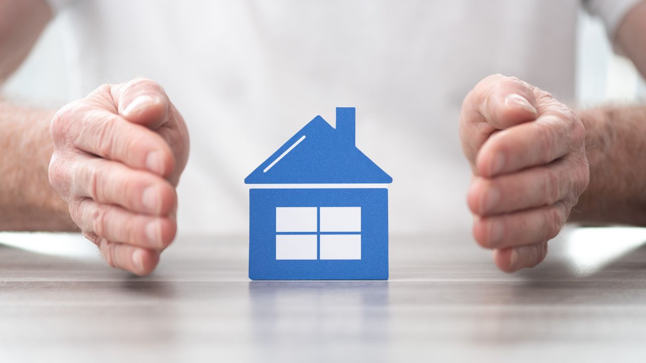 ③地域で使える助成金や地震保険・火災保険を利用する